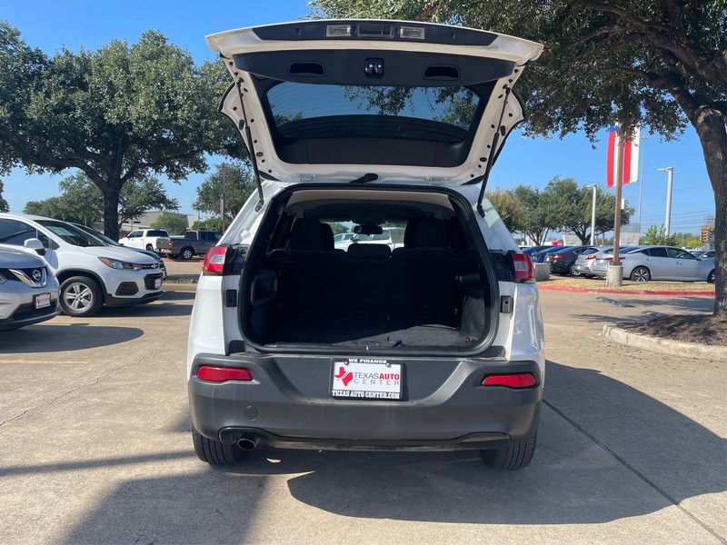 Jeep Cherokee Vehicle Full-screen Gallery Image 10