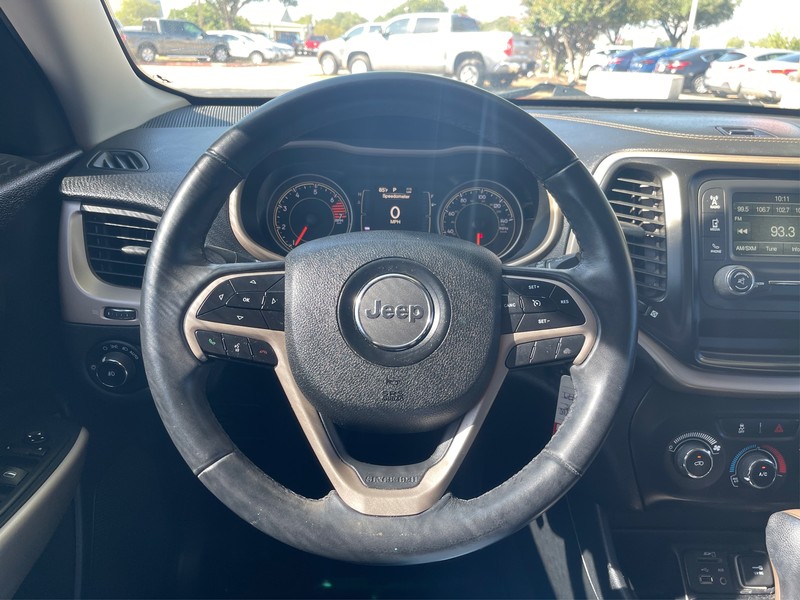 Jeep Cherokee Vehicle Full-screen Gallery Image 13