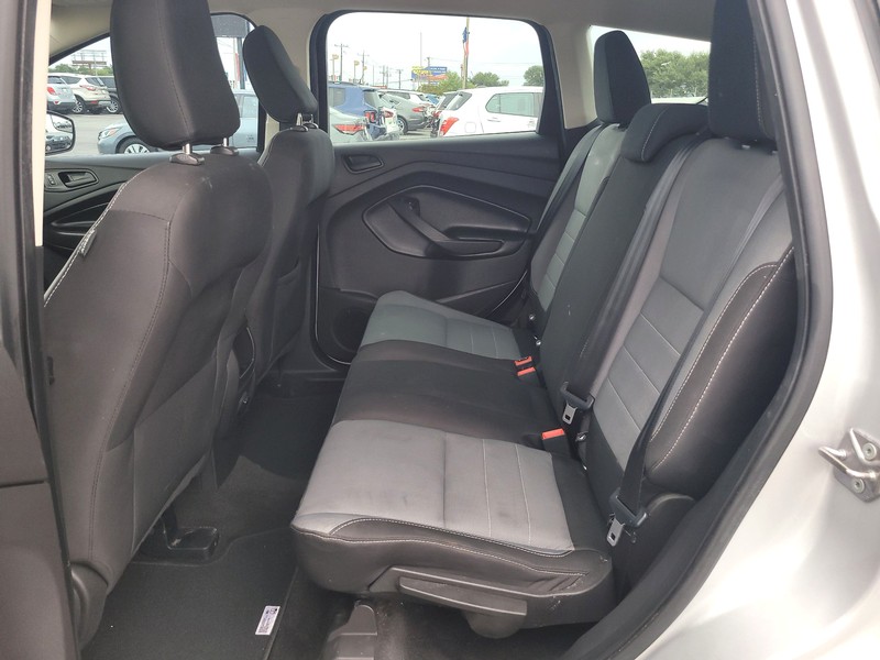 Ford Escape Vehicle Full-screen Gallery Image 10