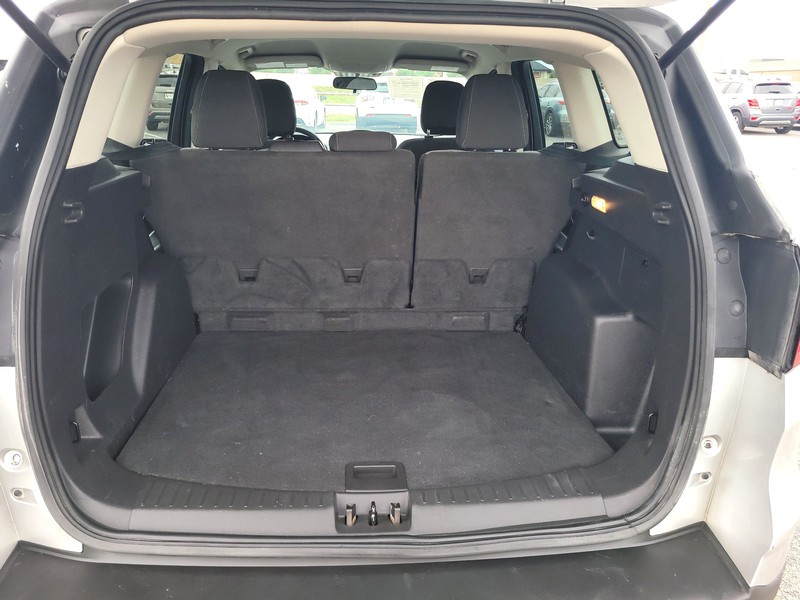 Ford Escape Vehicle Full-screen Gallery Image 11