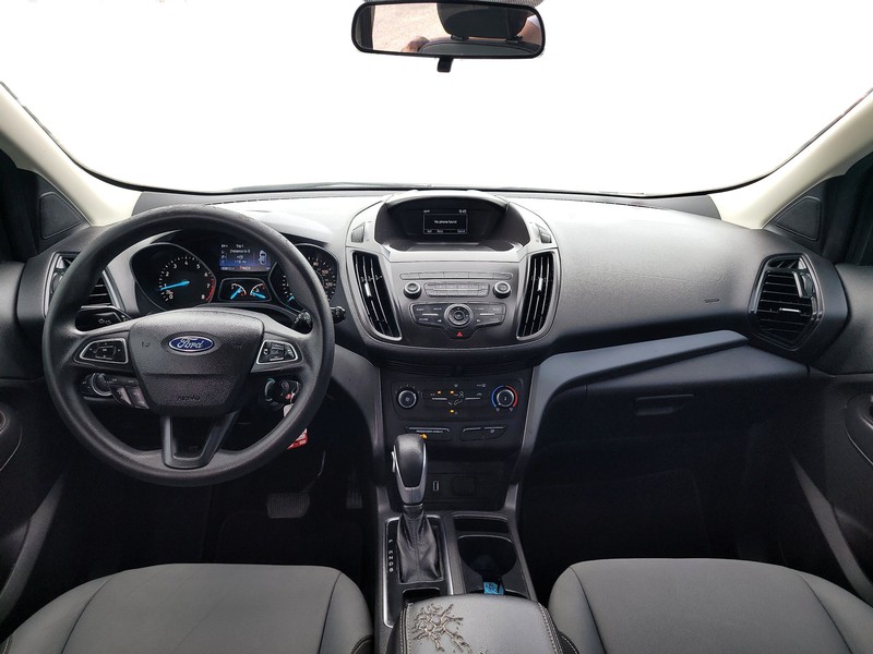 Ford Escape Vehicle Full-screen Gallery Image 16