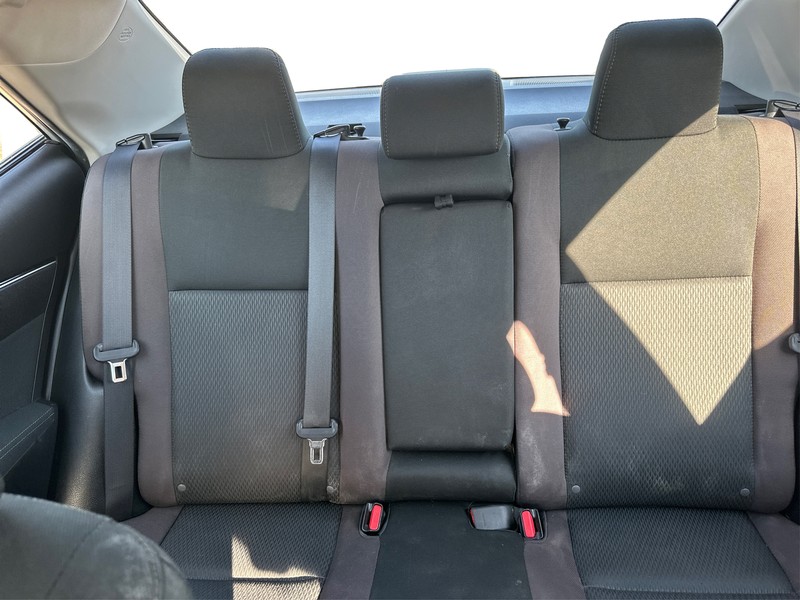 Toyota Corolla Vehicle Full-screen Gallery Image 12