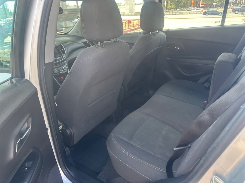 Chevrolet Trax Vehicle Full-screen Gallery Image 10