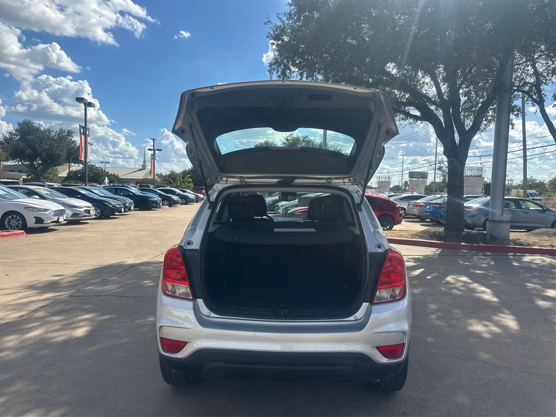 Chevrolet Trax Vehicle Full-screen Gallery Image 11