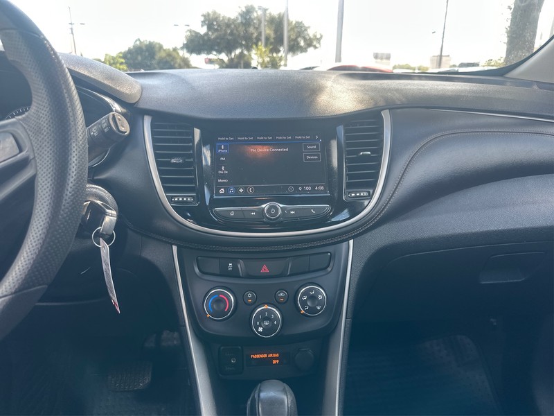 Chevrolet Trax Vehicle Full-screen Gallery Image 12