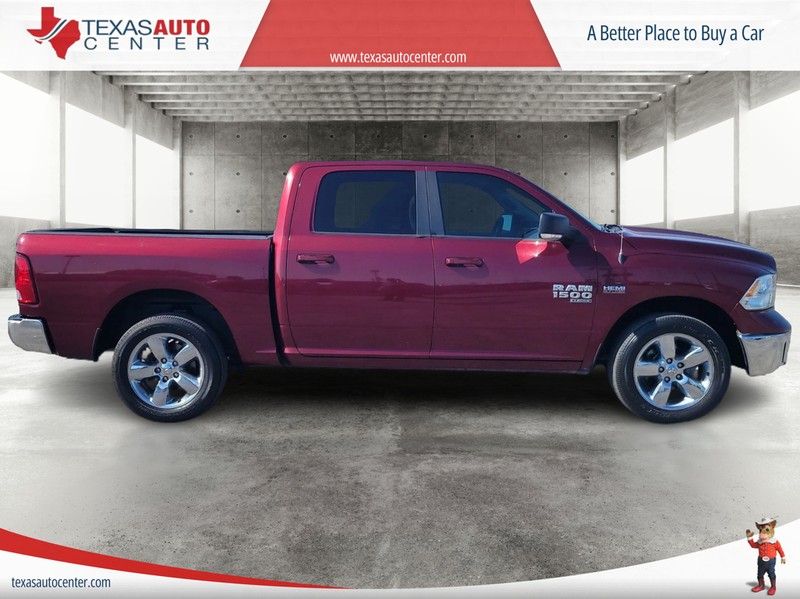 Ram 1500 Classic Vehicle Full-screen Gallery Image 4