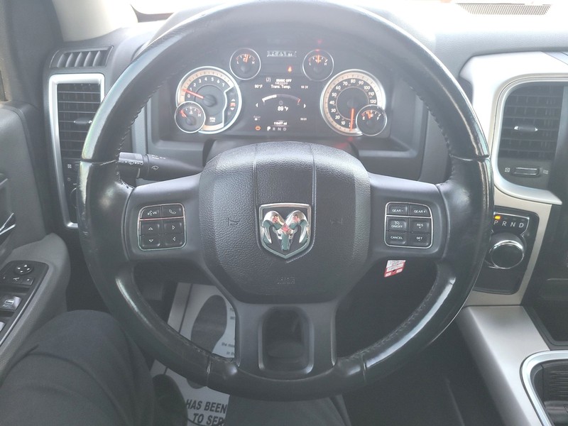 Ram 1500 Classic Vehicle Full-screen Gallery Image 13