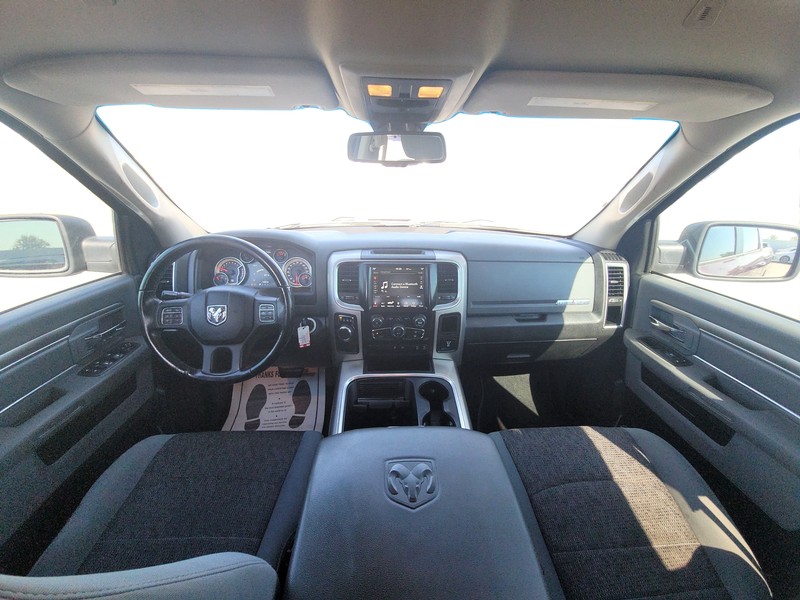 Ram 1500 Classic Vehicle Full-screen Gallery Image 14