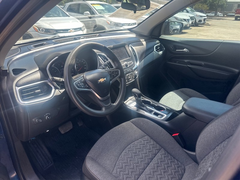 Chevrolet Equinox Vehicle Full-screen Gallery Image 9