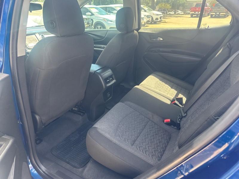 Chevrolet Equinox Vehicle Full-screen Gallery Image 10