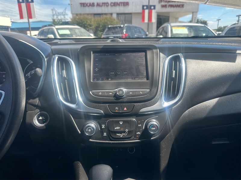 Chevrolet Equinox Vehicle Full-screen Gallery Image 12