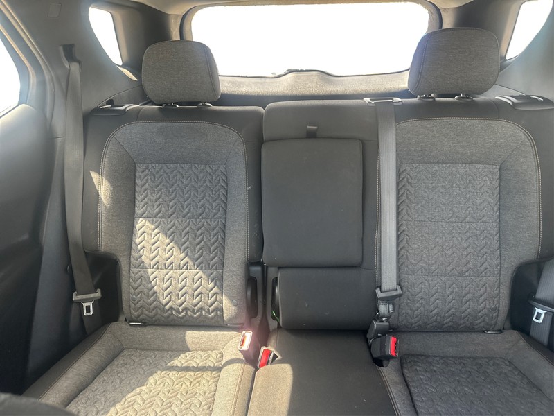 Chevrolet Equinox Vehicle Full-screen Gallery Image 13