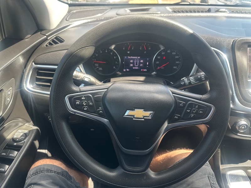 Chevrolet Equinox Vehicle Full-screen Gallery Image 14