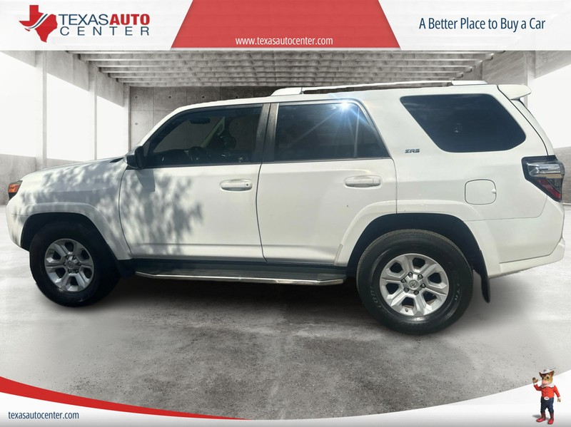 Toyota 4Runner Vehicle Full-screen Gallery Image 5