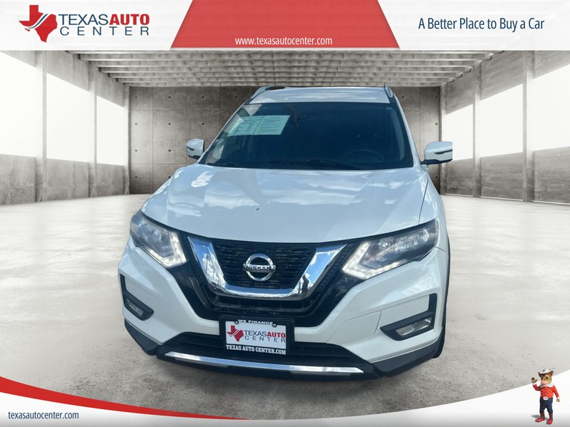 Nissan Rogue Vehicle Full-screen Gallery Image 3