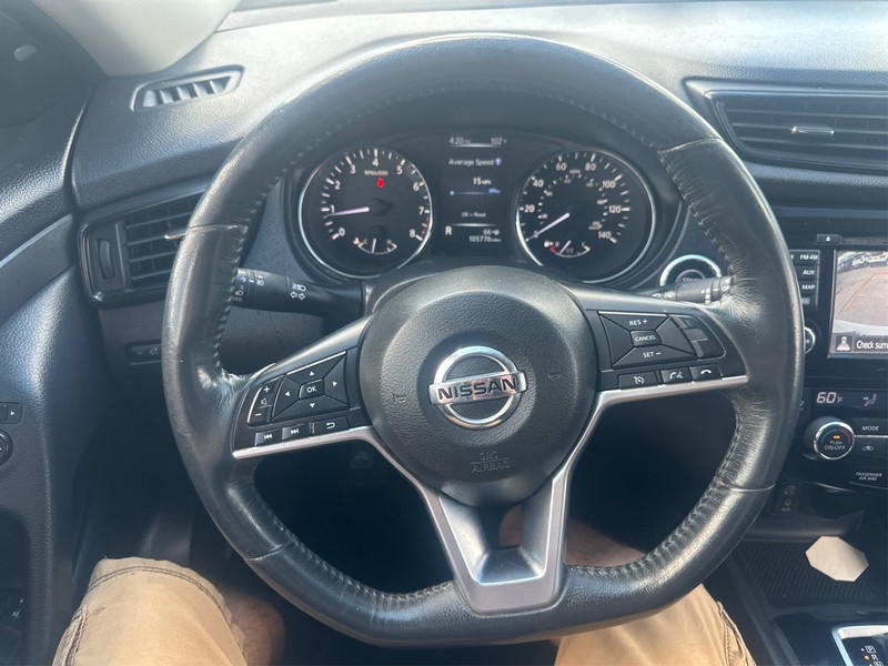 Nissan Rogue Vehicle Full-screen Gallery Image 13