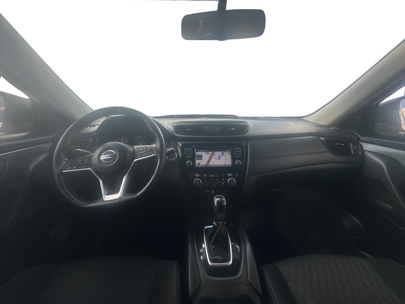 Nissan Rogue Vehicle Full-screen Gallery Image 14