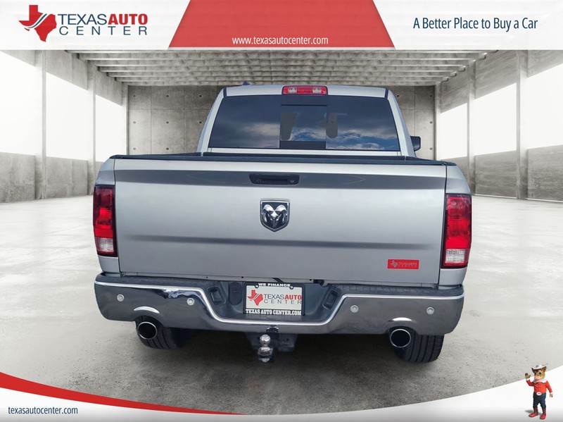 Ram 1500 Vehicle Full-screen Gallery Image 5