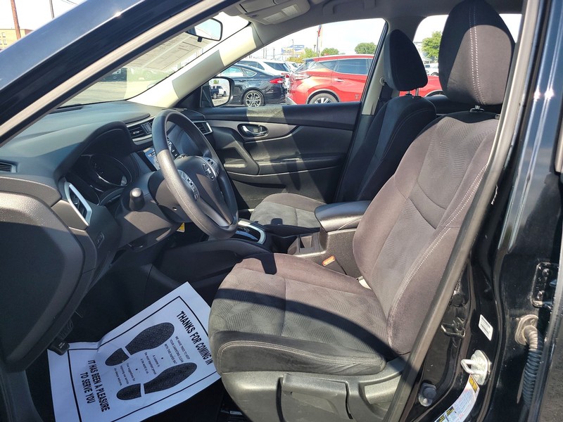 Nissan Rogue Vehicle Full-screen Gallery Image 9