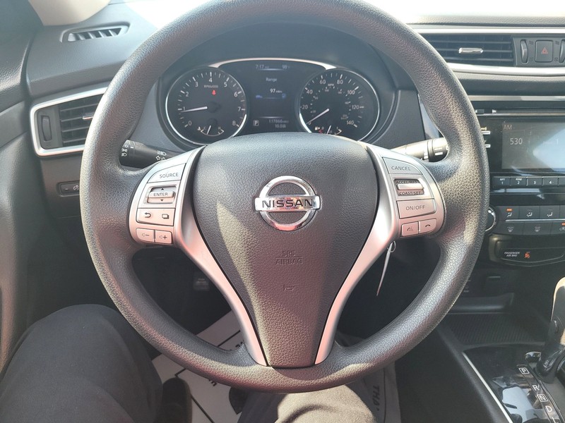 Nissan Rogue Vehicle Full-screen Gallery Image 13