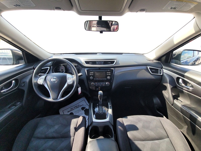 Nissan Rogue Vehicle Full-screen Gallery Image 14