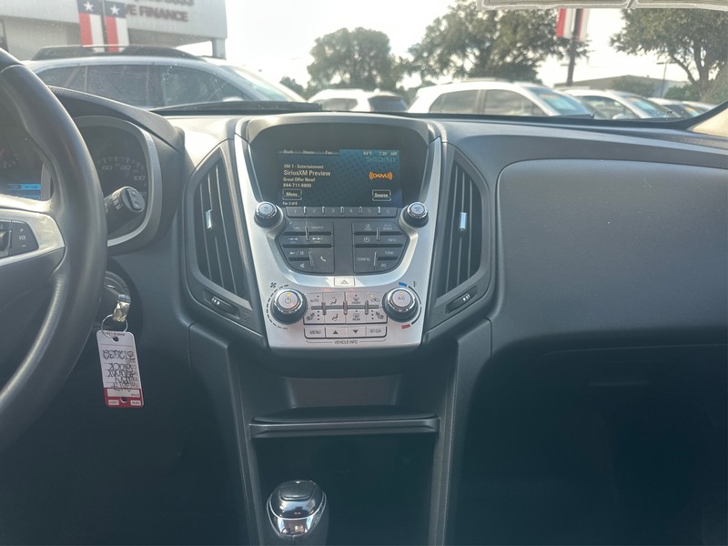 Chevrolet Equinox Vehicle Full-screen Gallery Image 12