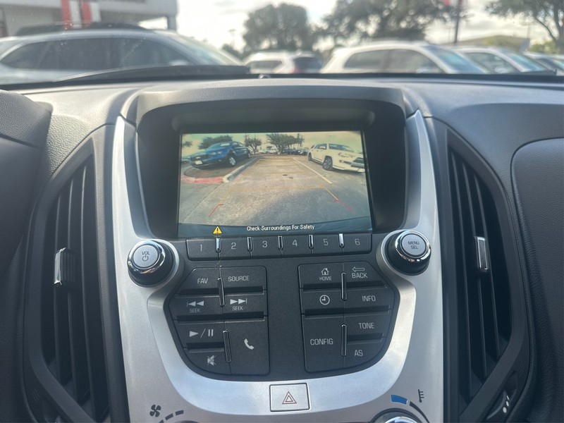 Chevrolet Equinox Vehicle Full-screen Gallery Image 17