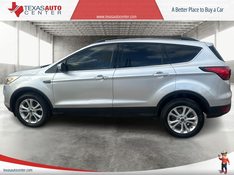 Ford Escape Vehicle Full-screen Gallery Image 5