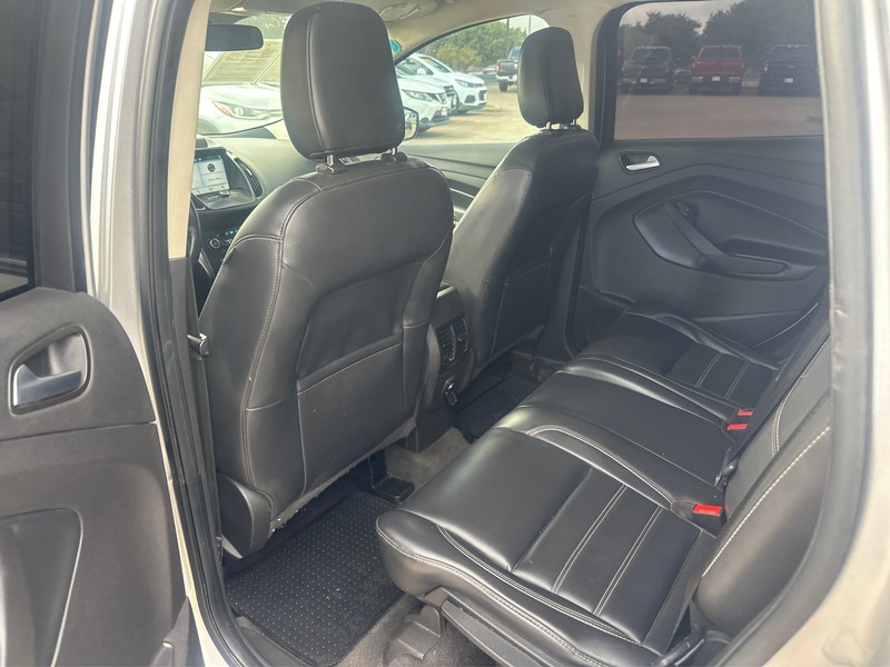 Ford Escape Vehicle Full-screen Gallery Image 10