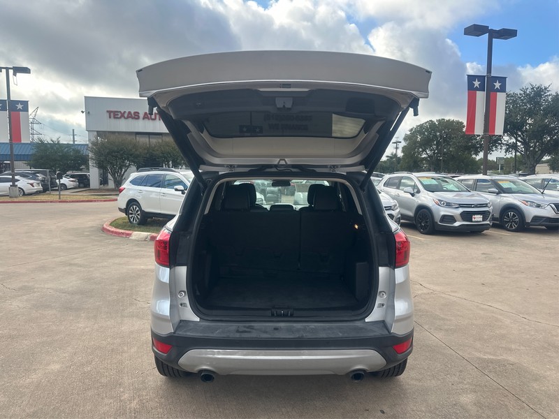 Ford Escape Vehicle Full-screen Gallery Image 11