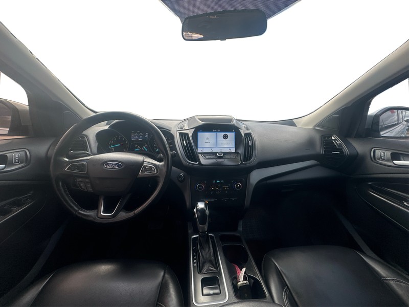 Ford Escape Vehicle Full-screen Gallery Image 16