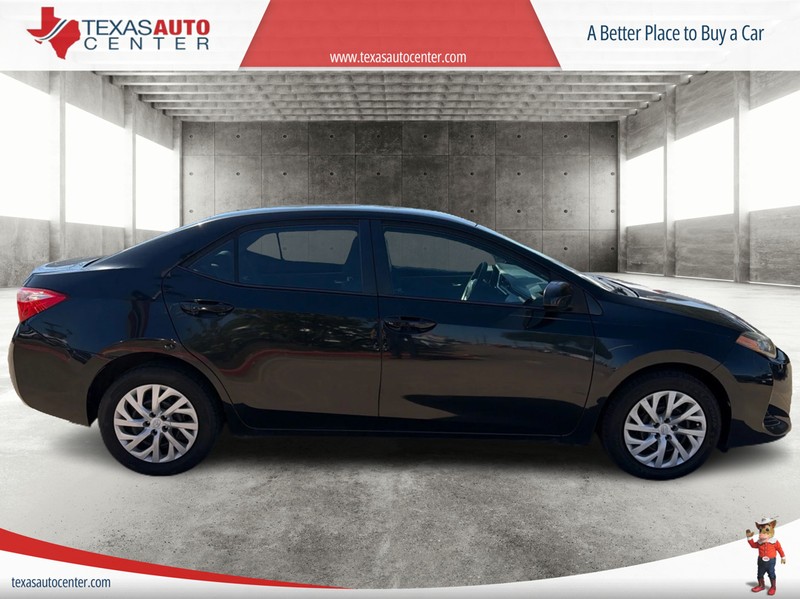 Toyota Corolla Vehicle Full-screen Gallery Image 4