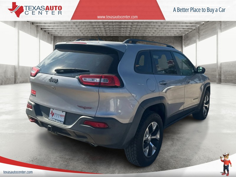 Jeep Cherokee Vehicle Full-screen Gallery Image 6