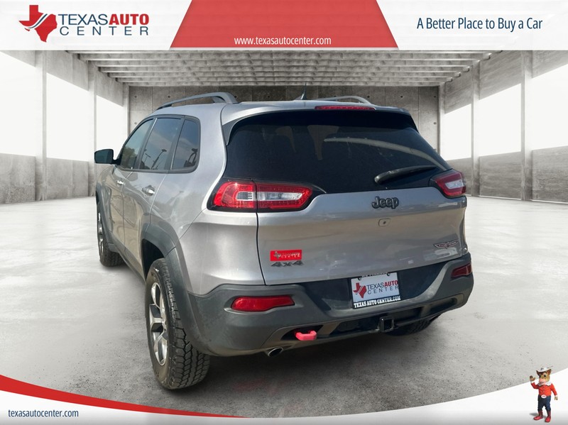 Jeep Cherokee Vehicle Full-screen Gallery Image 7