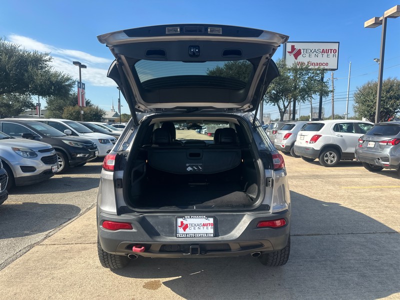 Jeep Cherokee Vehicle Full-screen Gallery Image 10