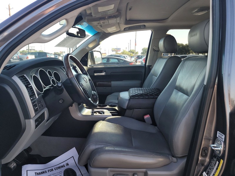 Toyota Tundra 2WD Truck Vehicle Full-screen Gallery Image 9