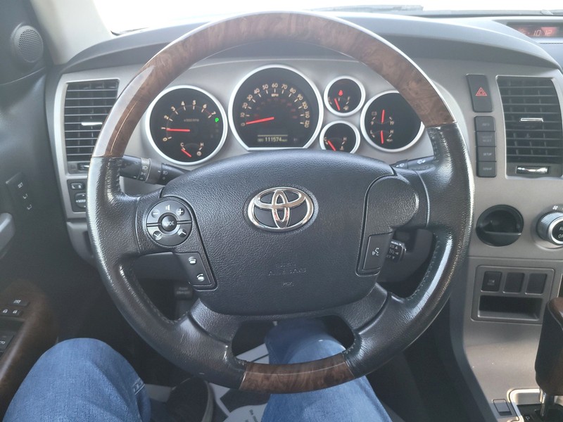 Toyota Tundra 2WD Truck Vehicle Full-screen Gallery Image 13