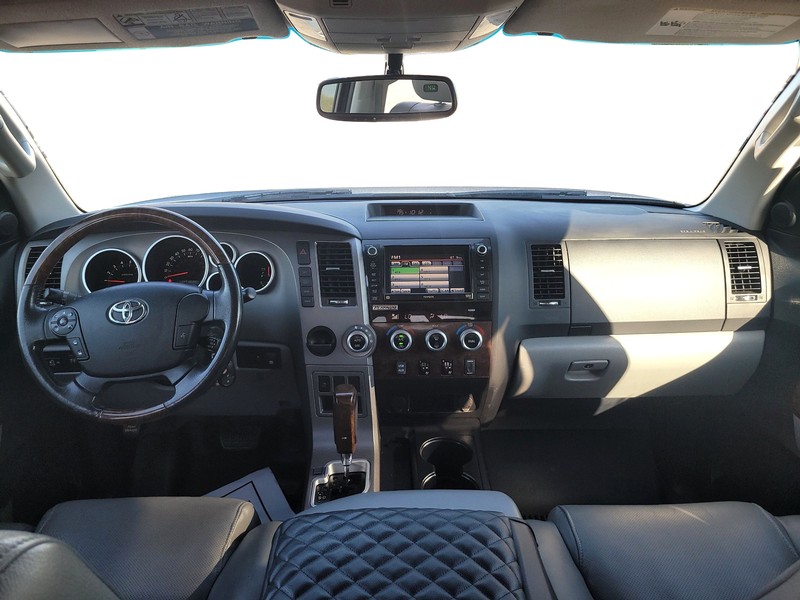 Toyota Tundra 2WD Truck Vehicle Full-screen Gallery Image 15