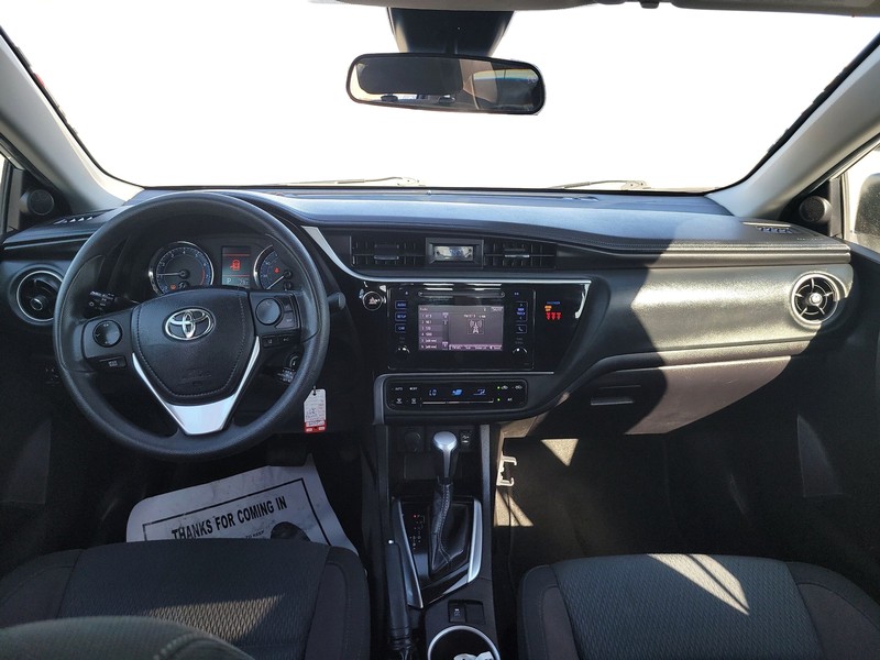 Toyota Corolla Vehicle Full-screen Gallery Image 14
