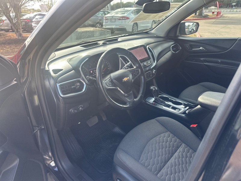 Chevrolet Equinox Vehicle Full-screen Gallery Image 9