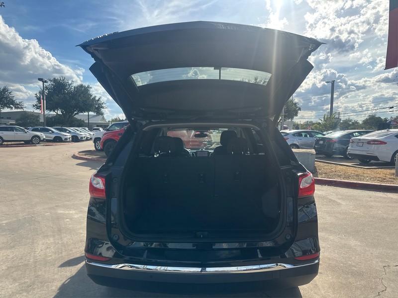 Chevrolet Equinox Vehicle Full-screen Gallery Image 11
