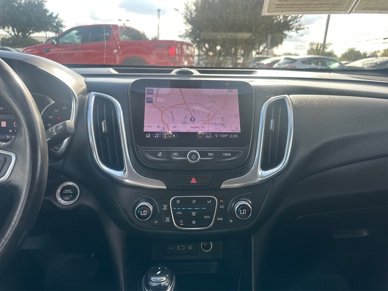 Chevrolet Equinox Vehicle Full-screen Gallery Image 12