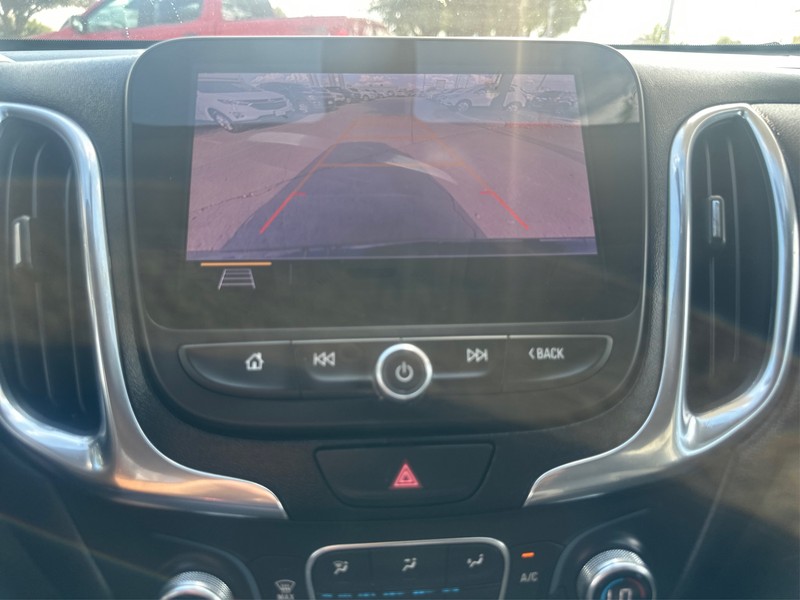 Chevrolet Equinox Vehicle Full-screen Gallery Image 18