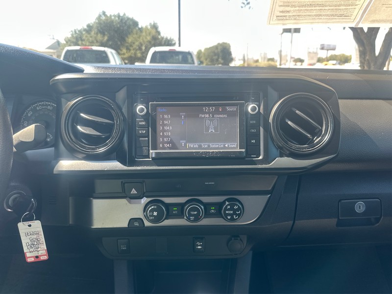 Toyota Tacoma 2WD Vehicle Full-screen Gallery Image 11