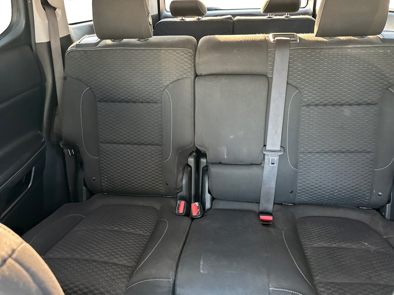 GMC Acadia Vehicle Full-screen Gallery Image 13