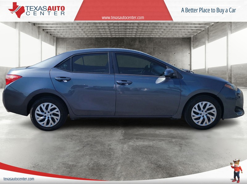 Toyota Corolla Vehicle Full-screen Gallery Image 4