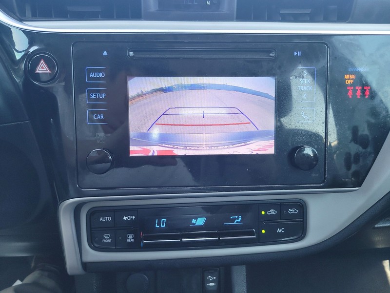 Toyota Corolla Vehicle Full-screen Gallery Image 16