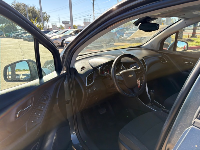 Chevrolet Trax Vehicle Full-screen Gallery Image 9