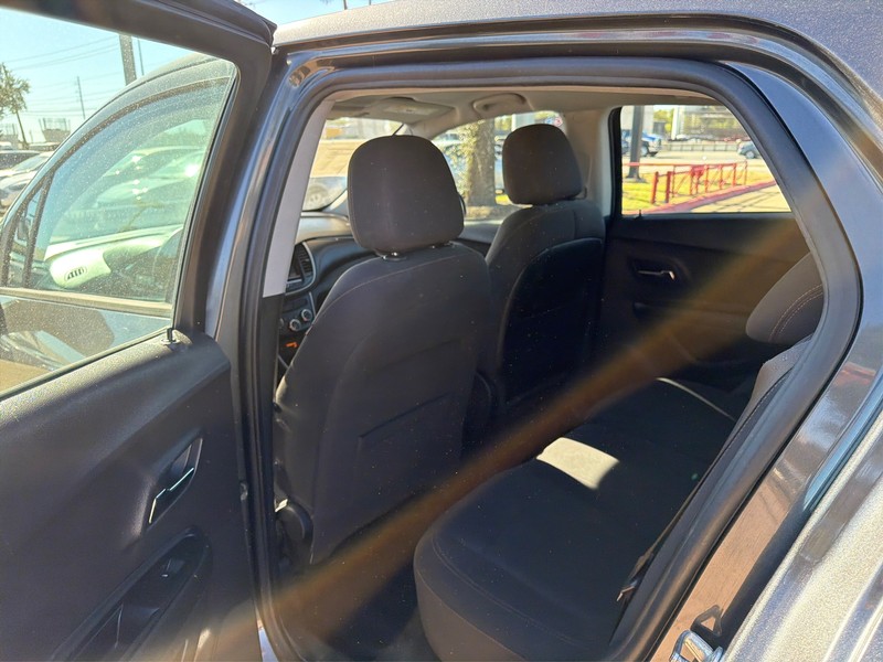 Chevrolet Trax Vehicle Full-screen Gallery Image 10