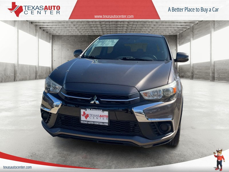 Mitsubishi Outlander Sport Vehicle Full-screen Gallery Image 03